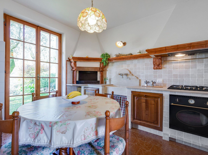 Private kitchen 4, Modern Holiday Home in Marciaga With Garden, Verona