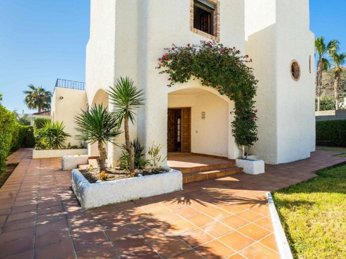 Others 4, Spacious Holiday Home With Private Garden, Almería