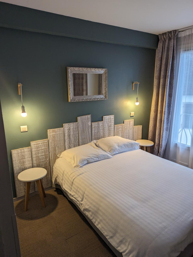 Bedroom 2, Hotel de l'Ours, Pyrénées-Atlantiques