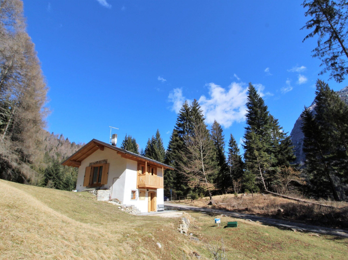 Exterior 4, Belvilla by OYO Pleasant Holiday Home With Garden, Belluno