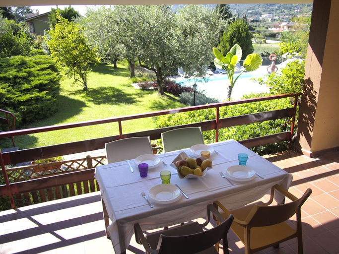 Dining 4, Belvilla by OYO Comfortable Apartment With Pool, Verona