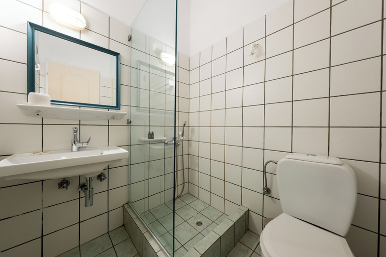Bathroom 4, Naoussa Hotel Paros by Booking Kottas, South Aegean