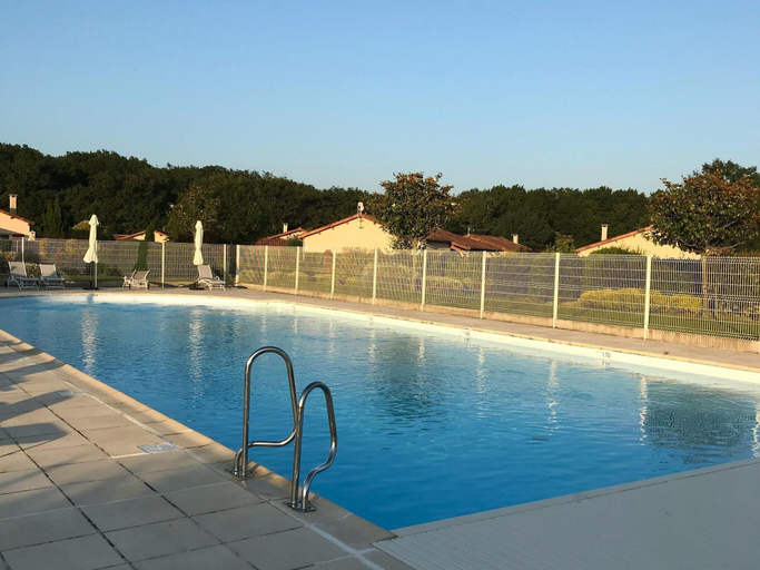 Pool 2, Villa in Les Forges With Golf and Pool, Deux-Sèvres