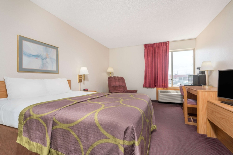 Bedroom 3, Super 8 By Wyndham Menomonie Wi, Dunn