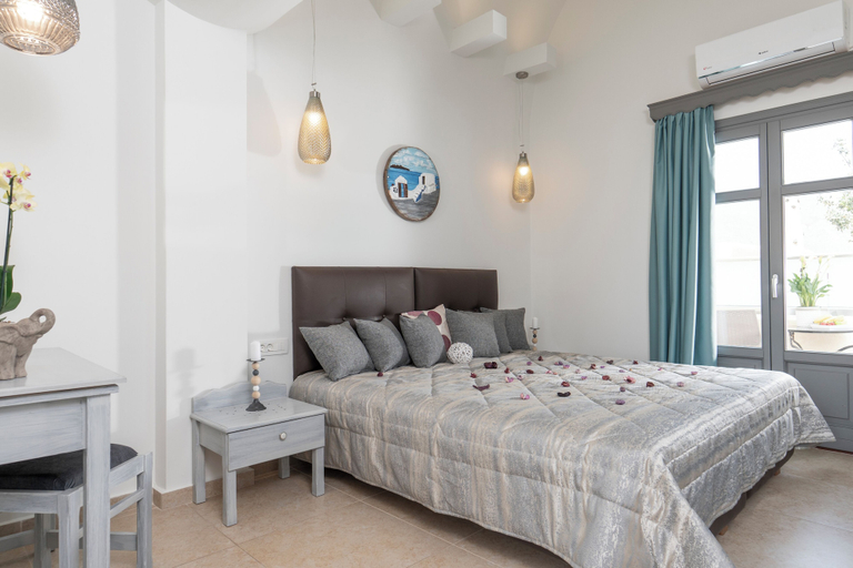 Bedroom 3, Smaragdi Hotel, South Aegean