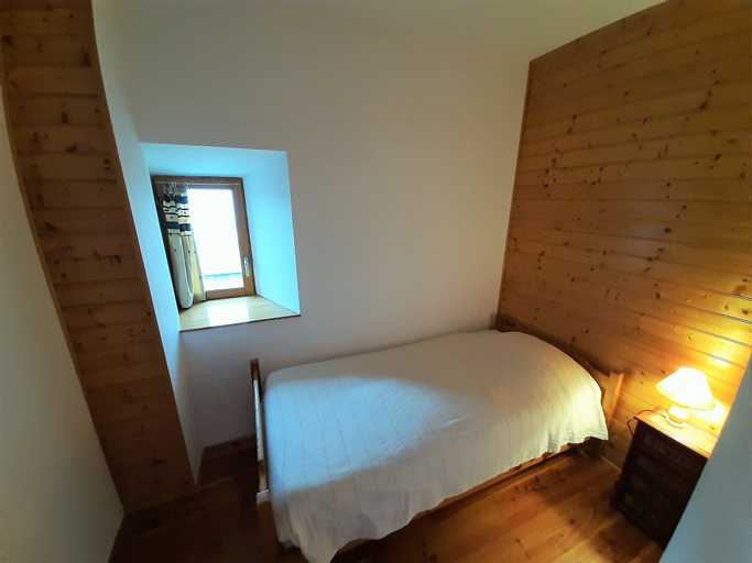 Bedroom 2, Le Clos de l'Âtre, Haute-Loire