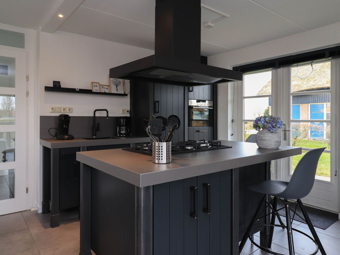 Private kitchen 4, Seafront Villa With Sauna, Wûnseradiel