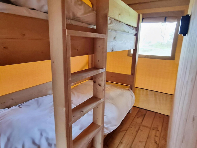 Bedroom 3, Waterfront Glamping Escape, Smallingerland