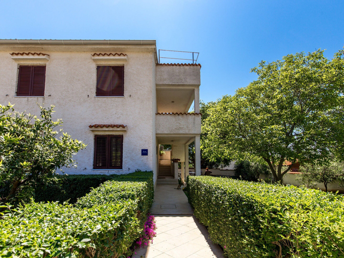 Exterior 4, Spacious Apartment With Large Covered Terrace, Medulin