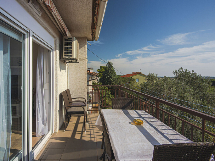 Exterior 4, Apartment With Balcony and sea View, Premantura