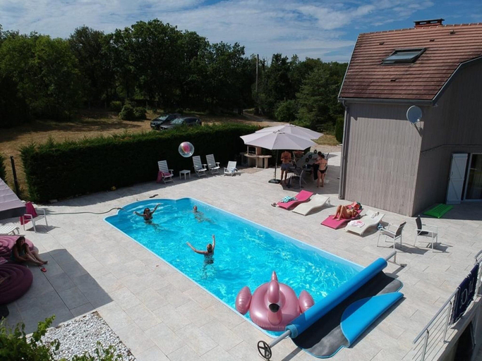 Pool 3, Holiday Home in Dordogne With Pool & Bubble Bath, Lot