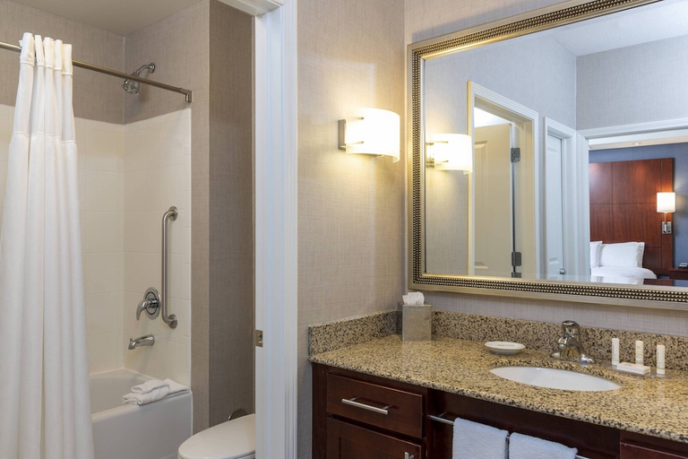 Bathroom 3, Residence Inn Midland Marriott, Midland