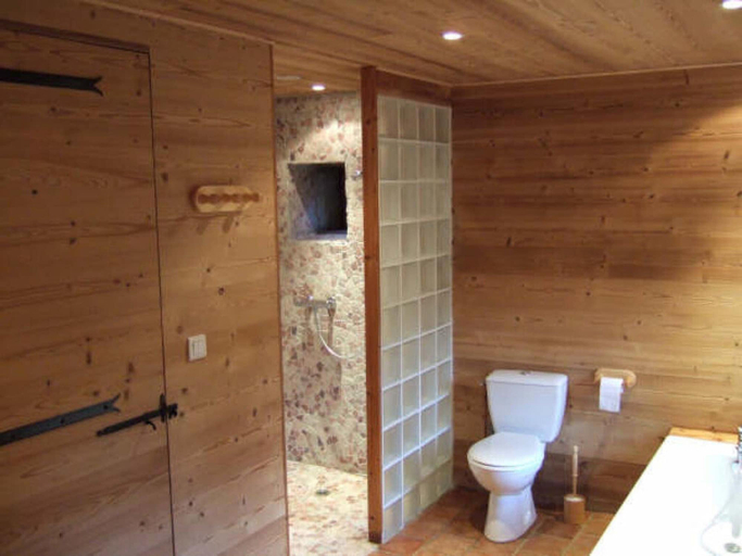 Bathroom, Nice Apartment in Olsberg, Saône-et-Loire