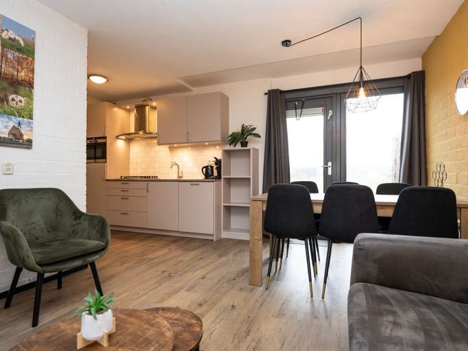 Dining 5, Holiday Home on Texel With Garden Terrace, Texel