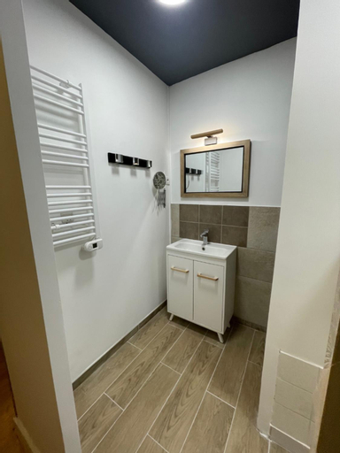 Bathroom 8