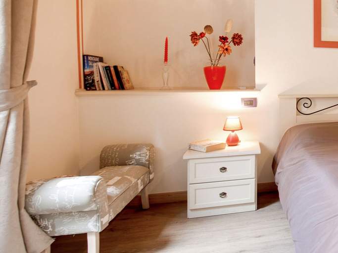 Room 3, Mansion in Lucca Near Via Fillungo, Lucca