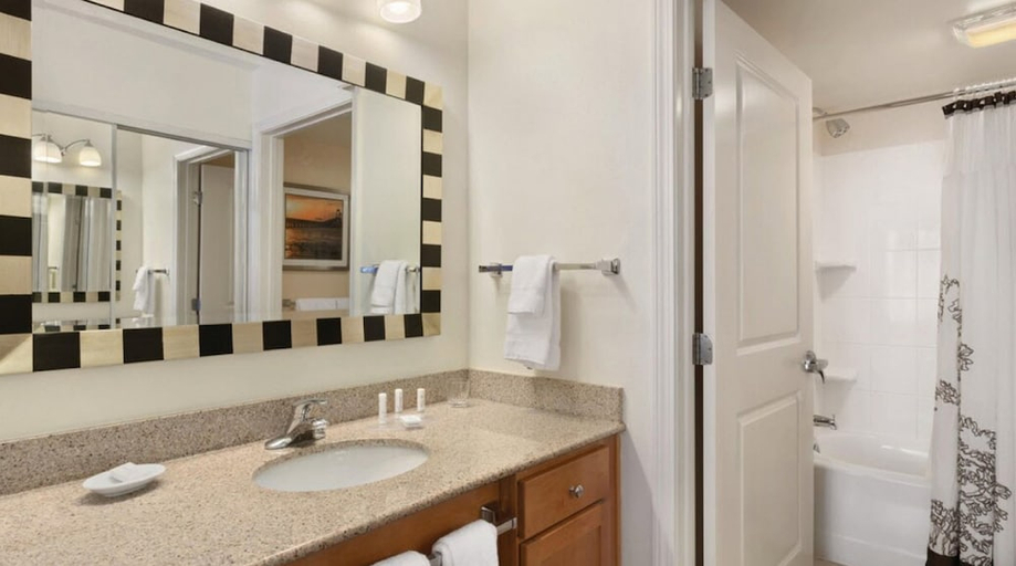 Bathroom 3, Residence Inn by Marriott Newport/Middletown, Newport