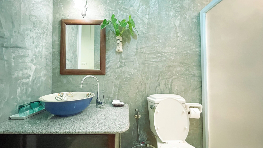 Bathroom 17