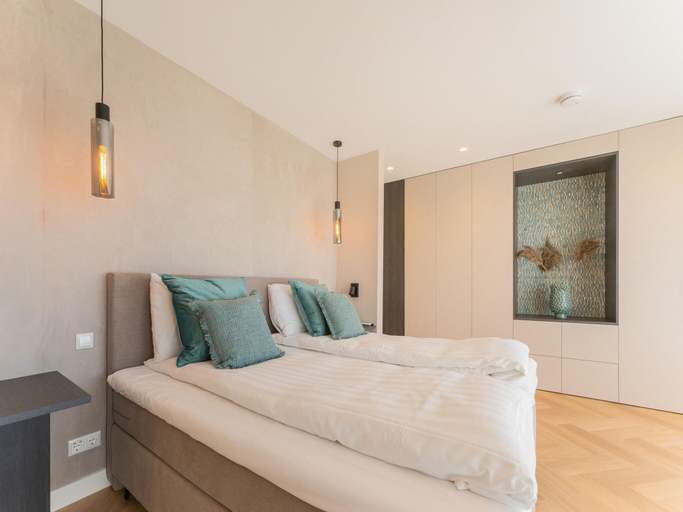 Others 2, Water Villa With Infrared Sauna and Jetty, Zeewolde