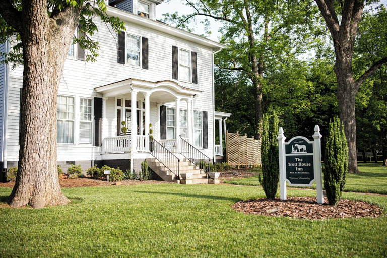 Exterior & Views 2, The Trott House Inn, Catawba