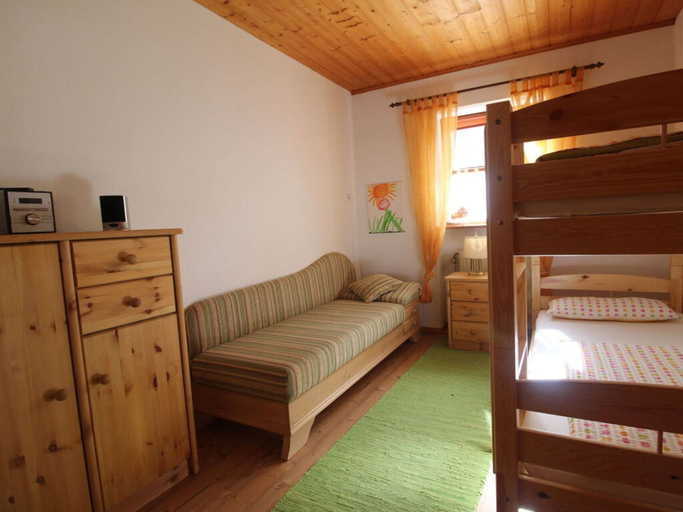 Room 3, Huis Staffelberg App.802, Passau