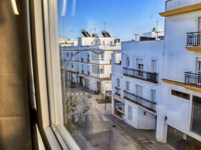 Others 5, Apartment in Conil Near Scenic Beaches, Cádiz