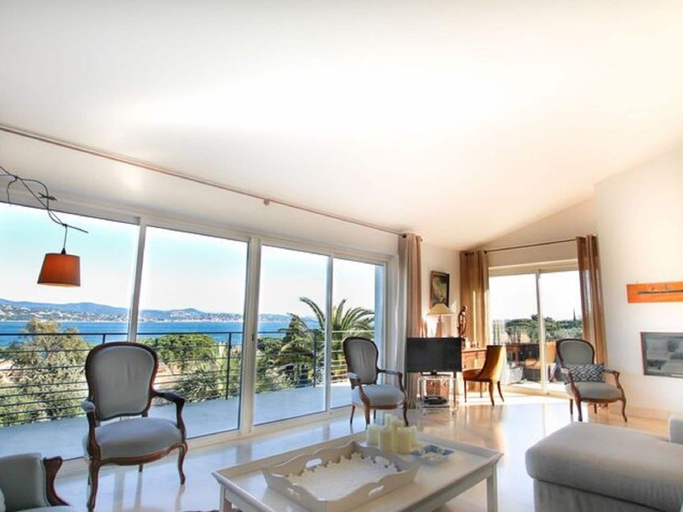 Living room, Villa Overlooking the Gulf of Saint Tropez, Var
