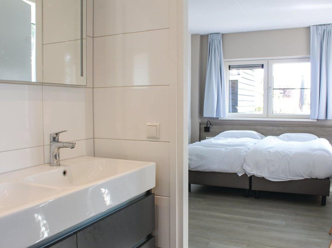Bedroom 3, Villa in Friesland With Waterfront Garden, Skarsterlân