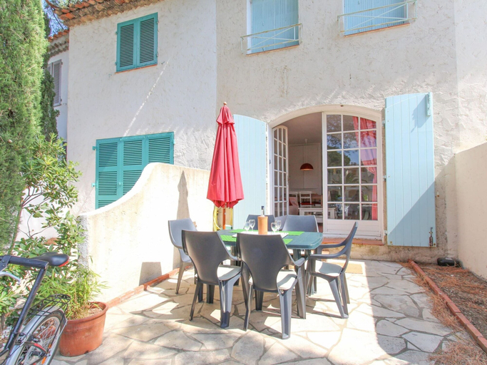 Balcony 5, Pleasant Holiday Home in Port Grimaud With Garden, Var