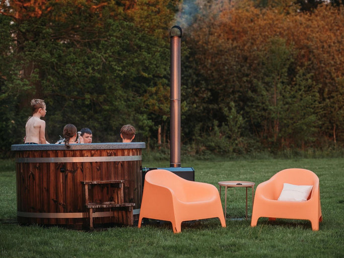 Others 2, Wellness Lodge in Dutch Meadows With Hot Tub, De Wolden