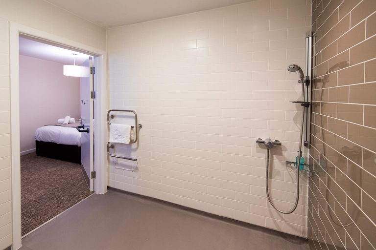 Bathroom 3, Wellington, Powys