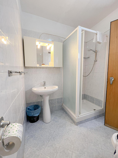 Bathroom 2, Hotel La Betulla, Torino