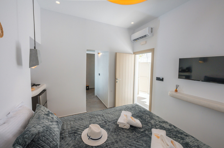 Bedroom 2, Tre Fiori - The Retreat Suites, South Aegean