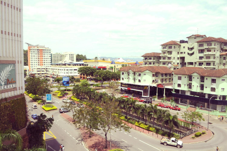 Exterior & Views 22