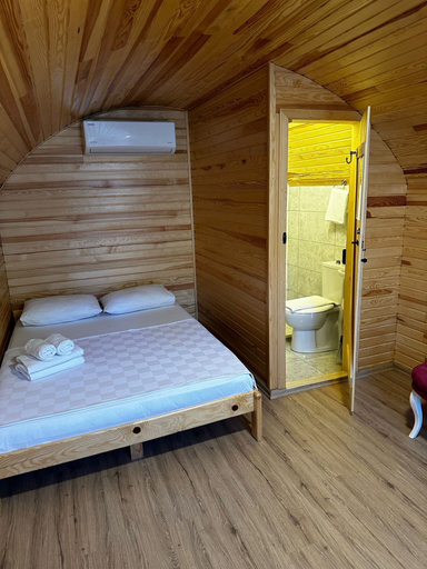 Room 5, Vasvija Pansiyon, Ayvalık