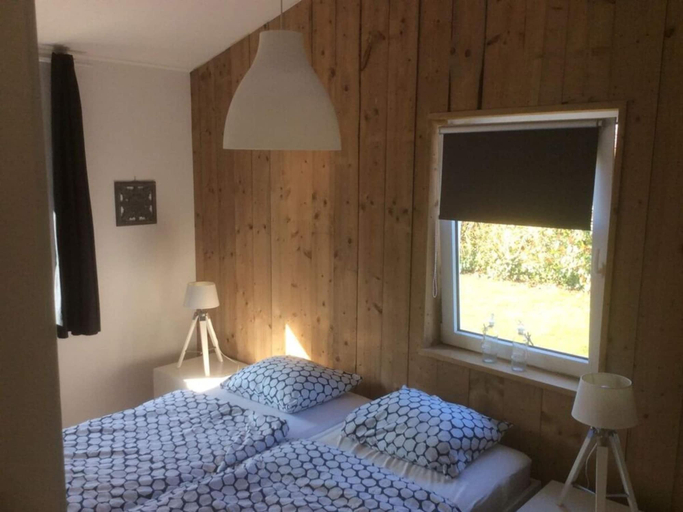 Bedroom 3, Holiday Home De Zilvermeeuw, Den Helder