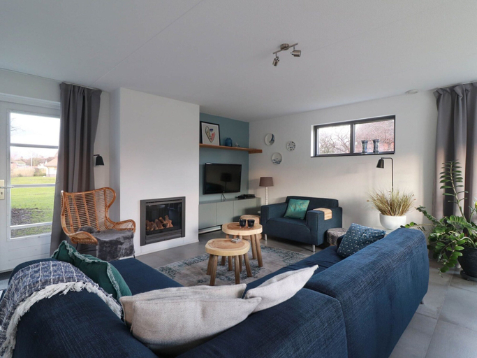 Others 5, Spacious villa in a holiday park in Makkum, Wûnseradiel