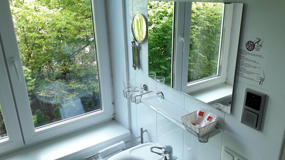 Bathroom, Hotel Oase, Gmunden