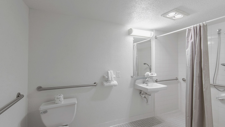 Bathroom 4, Motel 6 Medford, OR - North, Jackson