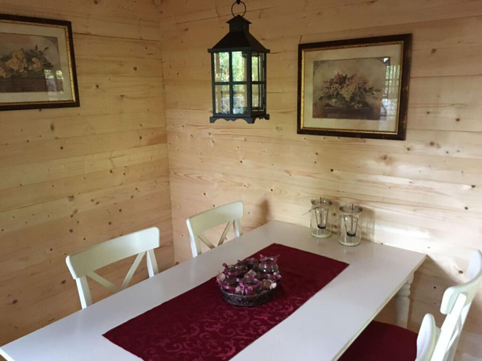 Dining 4, Holiday Apartment Randersacker, Würzburg