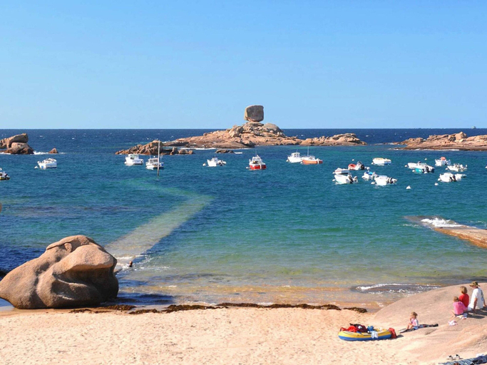 Others 5, Apartment in Tregastel near the Beach, Côtes-d'Armor