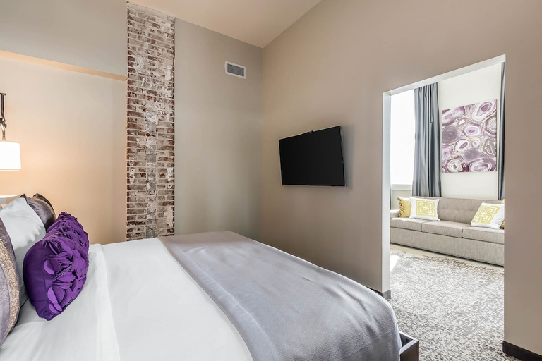 Bedroom 2, voco HOTEL NAPOLEON MEMPHIS by IHG, Shelby