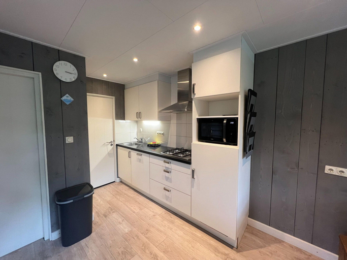 Private kitchen 3, Bungalow in Limburg Near Nature Reserve, Weert