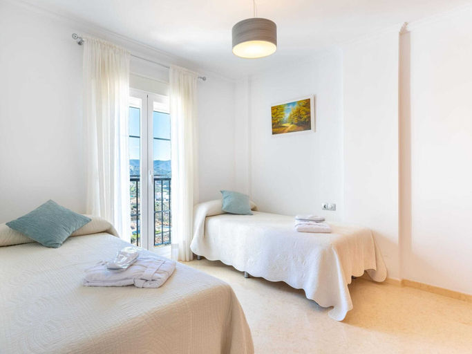 Room 4, Belvilla by OYO La Zenaida II, Málaga