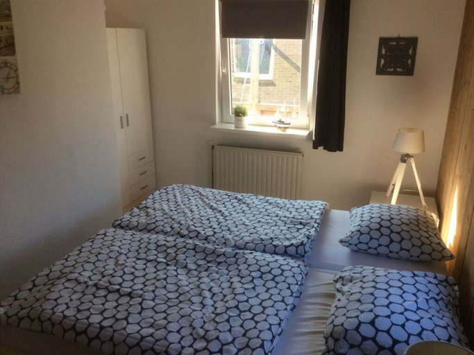 Bedroom 5, Holiday Home De Zilvermeeuw, Den Helder