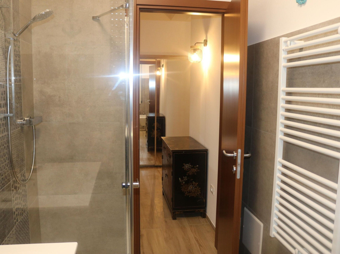 Bathroom 4, Apartment in Cola Near Thermal Park & Lake, Verona