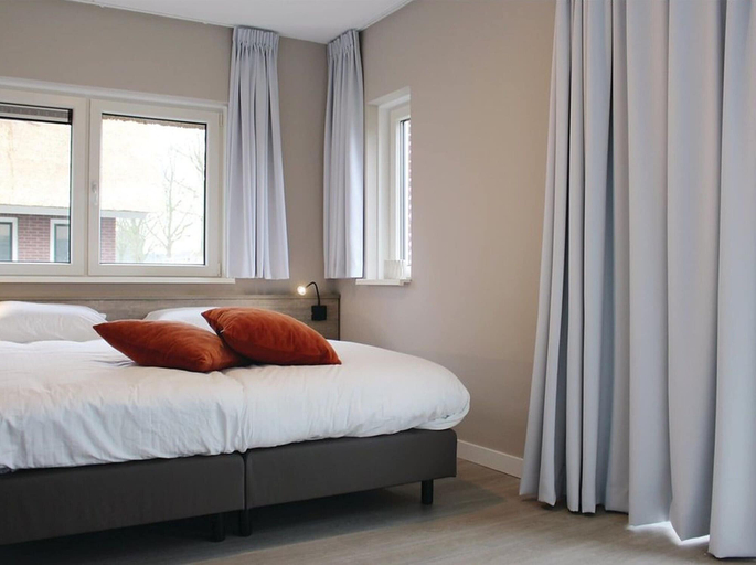 Bedroom 3, Villa in Friesland With Waterfront Garden, Skarsterlân