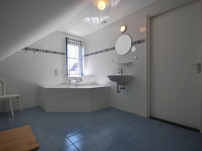 Bathroom, Beautiful Villa With Conservatory, Wûnseradiel