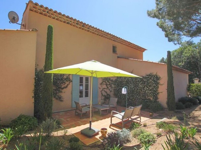Exterior 4, Spacious Holiday Home in Grimaud With Large Garden, Var