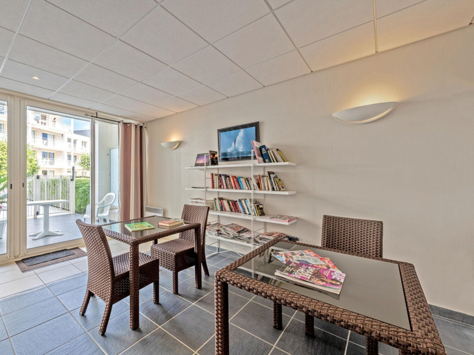 Dining 3, Beachside Bliss in Brittany, Finistère